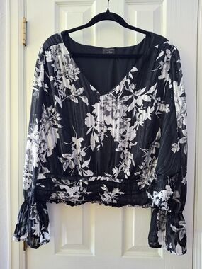 Lane Bryant Black & White Floral Silver Thread Cropped Peplum Blouse